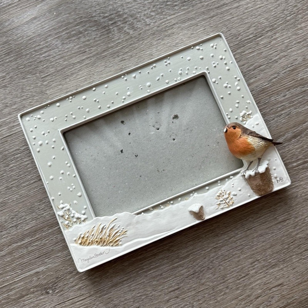 Hallmark Nature's Sketchbook Robin Bird Winter Photo Picture Frame 4x6 Resin Art